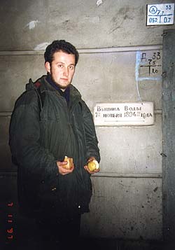Илья Овчинников : Питер : 7 ноября 1997 года : фотографировала Маша Борозина