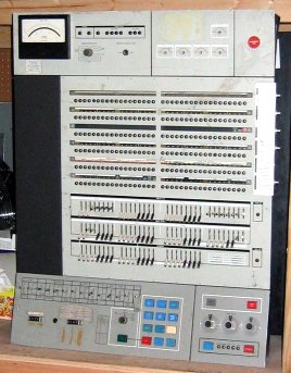 Пульт управления модели IBM360/65